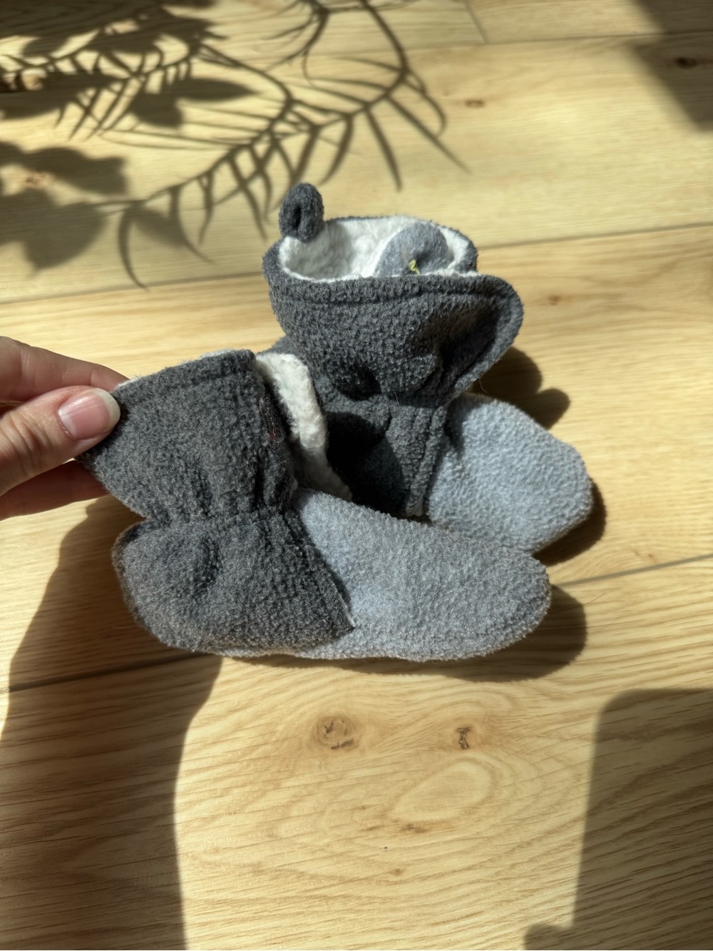baby fuzzy wrap shoes size 18-24m